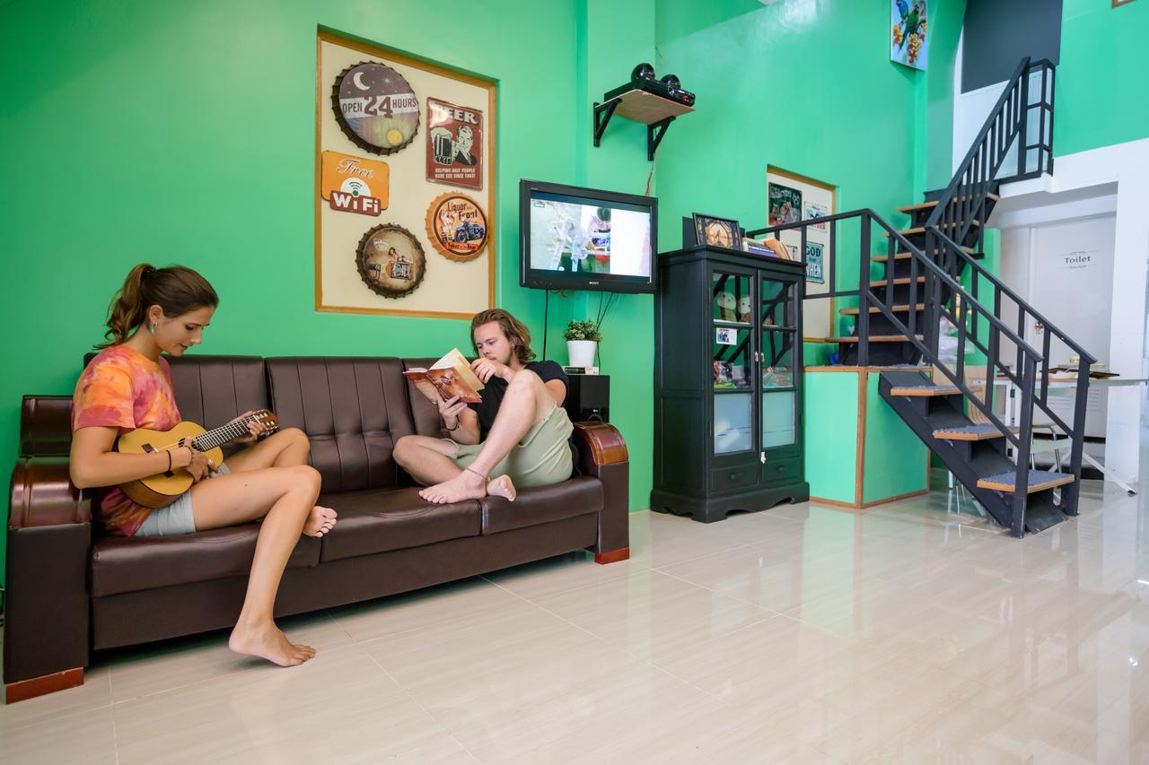 Little Monkey Hostel Rangoon Buitenkant foto